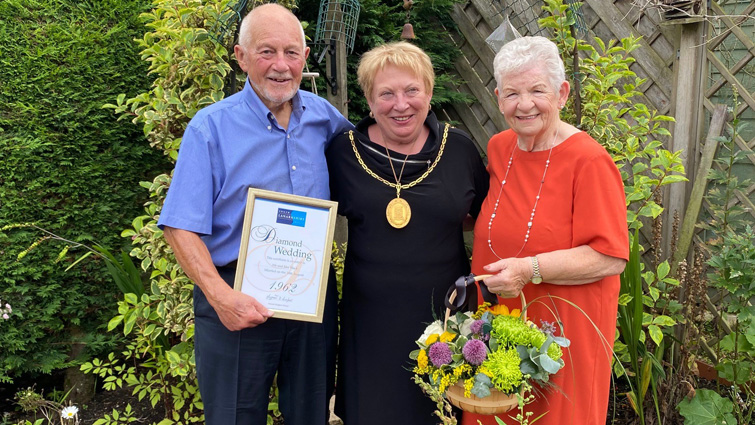Provost Margaret Cooper congratulates Hamilton couple Jack and Sheila Black on their Diamond Wedding Anniversary.
