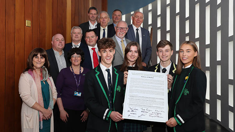 political leaders, trade unionists and pupils from Hamilton Grammar signing a copy of the motion at the Council’s Hamilton HQ on Wednesday 25 September 2019