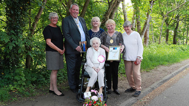 100-year-old Ella Murray with family as well as South Lanarkshire Provost Margaret Cooper and Deputy Lord Lieutenant William Morrison Young.