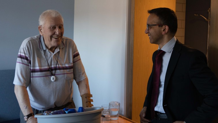 service user at the intermediate care unit in Blantyre Robert Johnstone with Director of Health and Social Care for South Lanarkshire Soumen Sengupta