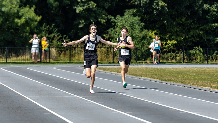 This image shows one of the athletes competing at the ICG 2022 in Coventry