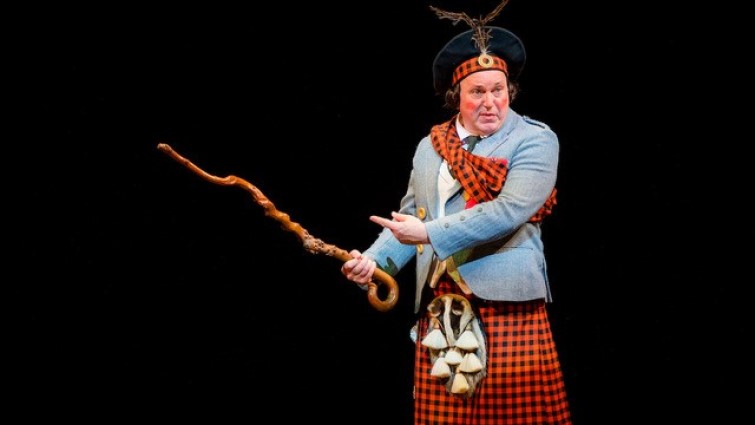 Scottish tenor Jamie MacDougall on stage as Harry Lauder